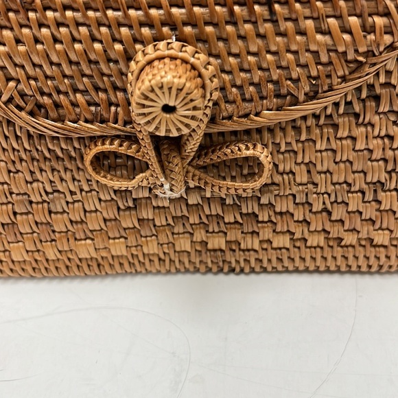 Street Level Maui rattan bag. - Picture 5 of 7